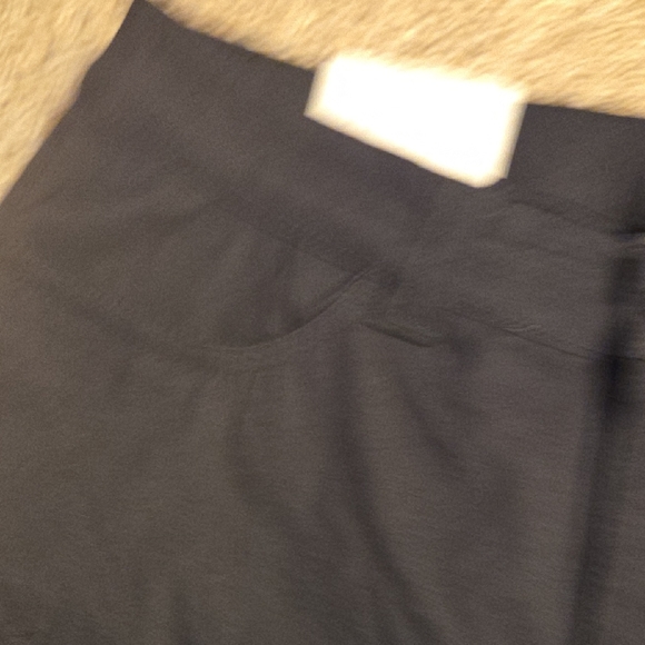 Black Eddie Bauer Cargo Shorts - Picture 3 of 9